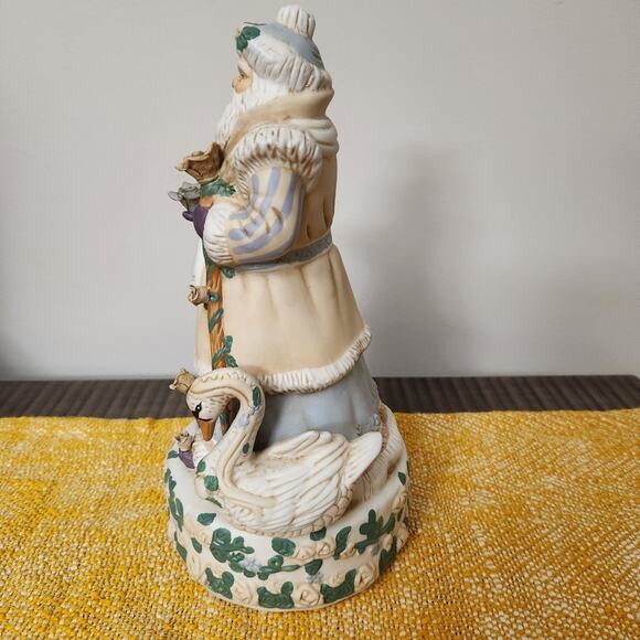 🎄🎅 Porcelain Victorian Santa Music Box Vintage Christmas - Picture 3 of 7